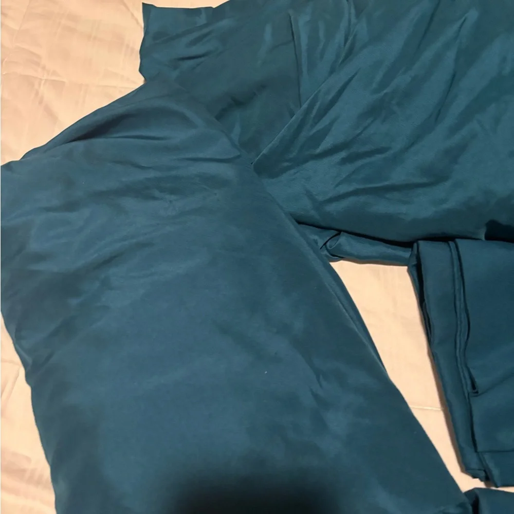 Sheets - Picture 2 of 3